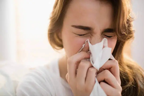 Breathe Easier: How Quercetin and Bromelain Can Help Your Allergies